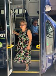 CityRIDE is a transportation assistance program! 🚌💺 @LADOTtransit's Luz  Echavarria joined a frequent passenger Isabel Guzman