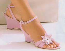 Enter the sandal heel, a staple shoe in every fashionista's closet. Wedge Footwear Wikipedia
