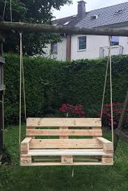 Zimmer Im Grunen Pflanzen Als Wandschmuck Gartenmobel Aus Europaletten Paletten Garten Schaukel Garten