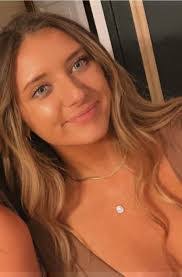 Carrie Arneson's Instagram, Twitter & Facebook