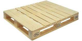 In camion se ancarca 26 paleti. Europaleti Moutardi Srl