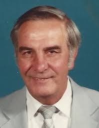 Linda Robak's Instagram, Twitter & Facebook