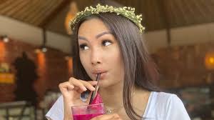 Sosok tersebut adalah celine evangelista. Disebut Pacar Vicky Prasetyo Kalina Oktarani Marah Marah Sampai Pukul Deddy Corbuzier Herstory