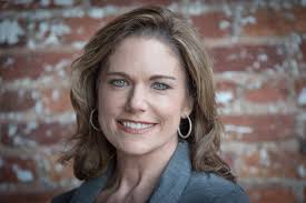 I was pleased with the free headshots from the BE Entrepreneurs Summit. I  asked my friend Christina Nunnely Custodio if the pictures needed to be  edited. In less than 24 hours she