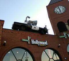 Woodridge, illinois is a suburban city of chicago, located primarily in dupage county, with portions in will county and cook county in the united states. The Hollywood Blvd Cinema In Woodridge Il Opened In 2003 Outdoor Theater Drive In Theater Woodridge