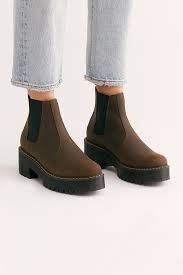 Stylight provides a selection of chelsea boots in the iconic black, brown and cherry colors. Dr Martens Rometty Chelsea Boots Boots Chelsea Boots Doc Martens