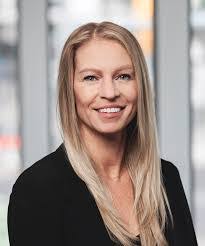 Cathryn Pollock's Instagram, Twitter & Facebook