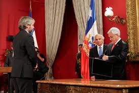 En 2018, la presidenta evelyn matthei lo nombró ministro secretario general de la presidencia, cargo que desempeñó hasta 2020. Chilean President Replaces 8 Ministers In Response To Protests World Chinadaily Com Cn