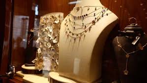 88 جنيهًا زيادة في سعر الذهب اليوم الاثنين بمصر خلال التعاملات. Ø¨Ø¹Ø¯ Ù‚ÙØ²ØªÙ‡ Ø³Ø¹Ø± Ø§Ù„Ø°Ù‡Ø¨ Ø§Ù„ÙŠÙˆÙ… Ø§Ù„Ø£Ø­Ø¯ ÙÙŠ Ù…ØµØ± Ø¨Ø¨Ø¯Ø§ÙŠØ© Ø§Ù„ØªØ¹Ø§Ù…Ù„Ø§Øª Ù…ØµØ±Ø§ÙˆÙ‰