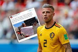 Alderweireld started play football for beerschot a.c. Alderweireld Zet Twitter Volgers Aan Het Werk Fan Die Handtekening Tattoo Wil Gevonden Sportnieuws