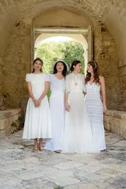 Luisa beccaria's spring collection was presented with a short movie, shot during lockdown by artist and filmmaker lola montes schnabel at feudo del castelluccio, beccaria's family estate in sicily. Luisa Beccaria Reinterpreta Le Bucoliche Con Lola Schnabe Mffashion Com