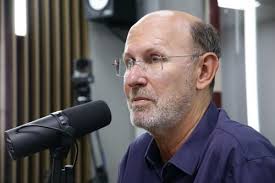 Programa Painel recebe Maria Avallone