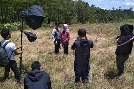 Wajar apabila persiapan untuk momen tersebut dibuat sesempurna mungkin. Foto Prewedding Tema Gunung Ide Foto Prewed