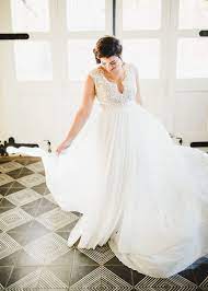 A Be Bohemian Curve By Rish Boho Wedding Dress For Bride With Curves Plus Size Weddi Wedding Dress Inspiration Curvy Wedding Dress Timeless Wedding Dress