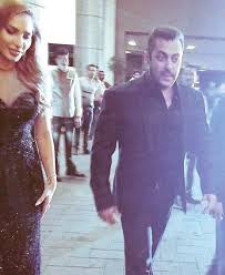 Salman khan girlfriend iulia vantur gained weight as she is pregnanat with salman baby. Cum Arata Parintii Si Soacra Iuliei Vantur Adpm