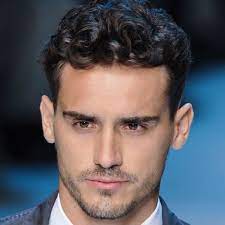 The Best Hairstyles For Men With Thin Hair Curly Hair Men Mens Hairstyles Short Long Hair Styles Men