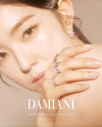 Red Velvet's Irene is the epitome of elegance in #DamianiBelleÉpoque  rings.#Damiani #IrenexDamiani