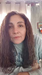 Hola, soy Tolla. Algo que me representa es conocer personas que le guste el  fieltro.