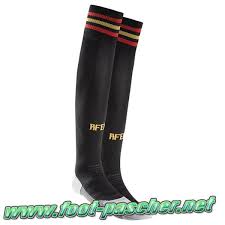 • en très bonne état • taille s affaire à saisir. Chaussettes Thailande Foot Espagne Noir 2018 2019 Domicile Maillot De Football Flocage Maillot Coupe Du Monde