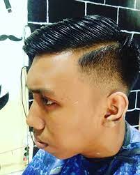 Jika anda ingin mengetahui bentuk wajah anda, berdirilah di cermin dengan tegak lurus, dan singkirkan rambut baik poni maupun. Potong Rambut Pria Potong Rambut Potong Rambut Pria Facebook