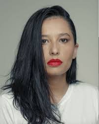 Carol Pires's Instagram, Twitter & Facebook