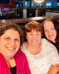 During the summer, a quick makeup look is a must. 5 products, 2 minutes.  Out. the. Door. 1️⃣ Foundation primer is key to having your makeup lay  perfect! 2️⃣ CC Cream for