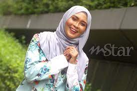 3:57 preview 1 song, 4 minutes. Siti Nordiana Dilamar Suami Orang Lancar Hatiku Milikmu Hiburan Mstar