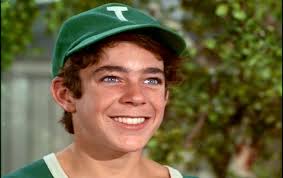 Bellas Hess, sometime in the 60's. My sisters saw Barry Williams "aka Greg  Brady" there in the early 70's