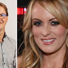 Voor ik het wist lag ik op bed', getuigde ze. Dit kan politiek een probleem  worden voor Trump'