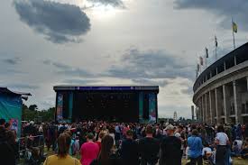 Check spelling or type a new query. Lollapalooza Berlin 2019 Menschen Leben Glitzer Rave