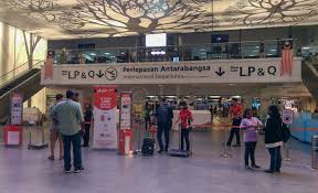 81 cm (h) x 119 cm (w) x 119 cm (d) and 32 kg in weight. Airasia Updates Cabin Baggage Allowance Economy Traveller