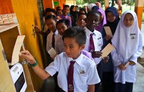 Sambutan hari raya aidil fitri peringkat sekolah telah diadakan pada 25.7.2015(sabtu) bertempat di dataran arrasyiddin bermula. Sekolah Pertama Perkenal Mesin Perakam Waktu Murid Timur Berita Harian