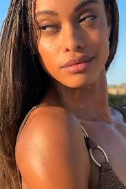 Truly Sun Drops Bronze Body Glow