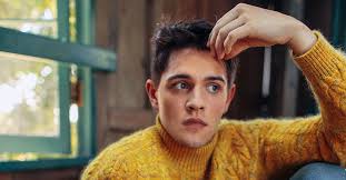 Casey Cott Talks Kevin Keller's Relationships and Playing a Bigger Role in  "Riverdale" Season 2