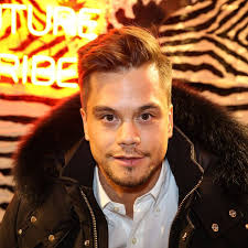 I write and play in a variety of genres. Christopher Schnell Promiflash De