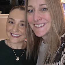 Where to find small carrot cakes or cupcakes?