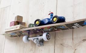 The surface should be flat and clean, devoid of cracks and rocks. 1001 Idees Pour Transformer Sa Planche En Etagere Skateboard