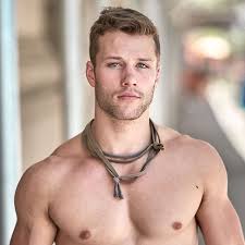 Headshot by @studio9nyc There's something special about those shoelace used  as a necklace ...generosity of @davidvancephoto #headshot