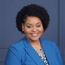 Justine Caron's Instagram, Twitter & Facebook