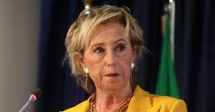 Anziani non autosufficienti reclusi in Rsa, consigliere lombardo alla  Moratti: "Così l'accreditamento è quasi un assegno in bianco"