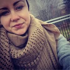 Annie Munro (@MakingMem0riesx)