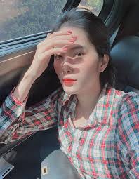 Nam Em xuất hiện với gương mặt hốc hác, chia sẻ tâm trạng tiêu cực liên  quan đến chuyện tình cảm