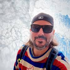 Weekend getaway with the besties… @grahambronczyk #noahbrave #lilpups