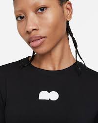 And following word of a november release, official images have finally been revealed. Naomi Osaka Cropped Tennis T Shirt Nike Com