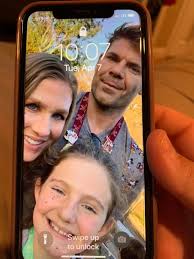 Someone found this phone . Does anyone know them?