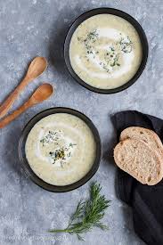Ein Loffel Fruhling Barlauch Weisswein Suppe Mit Dill Und Zitrone Barlauchsuppe Rezepte Barlauch