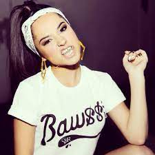 Aku telah menempatkanmu dalam hatiku jadi bagaimana bisa aku aku takut kita akan terpisah karena diriku aku. Becky G Iambeckyg On Twitter Becky G Becky G Shower Becky G Music