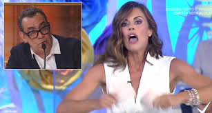 Durante la puntata, la conduttrice del bianca guaccero confessa di aver subito attacchi molto duri da parte degli haters sui social: E Guerra In Tv Tra Mariotto E Bianca Guaccero A Detto Fatto Per Errore Va In Onda L Audio Video Spyit