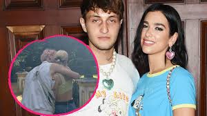 I'm on an island even when you're close can't take the silence i'd rather be alone i think it's pret. Anwar Hadid Und Dua Lipa Turteln Im Liebesurlaub In Sevilla Promiflash De