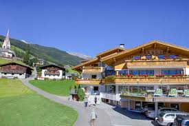 Il residence per le vostre vacanze. Hotel A San Giovanni Valle Aurina Trentino Alto Adige Hotel Im Ahrntal Urlaub In Sudtirol Hotel Steinpent Skiworld Ahrntal